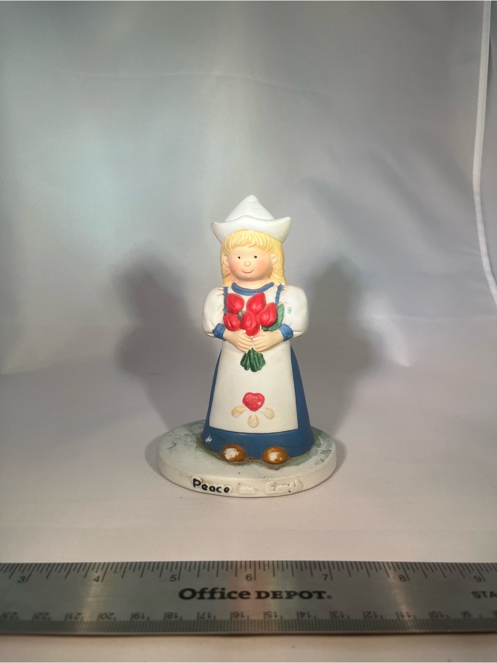 Vintage Papel Freelance Peace on Earth Dutch Girl with Tulips Figurine L51148